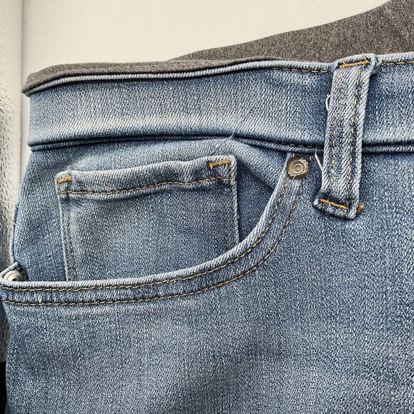 Lee Women's Slim Fit Straight Leg Jeans Mid Rise Size 18M Light Wash - Picture 6 of 10